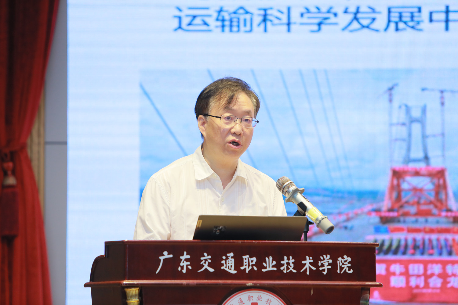 梁立农_副本.jpg 梁立农_副本.jpg